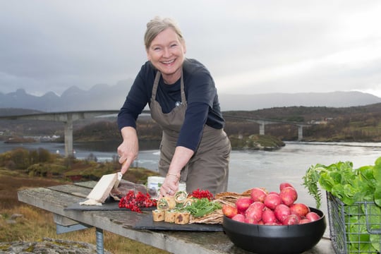 Elin skjærer lår