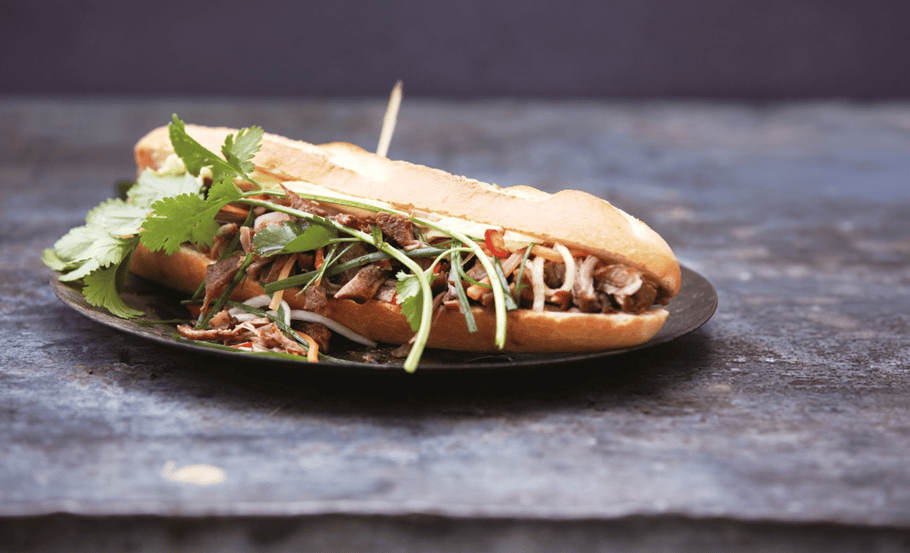 bahn mi toppbilde 4 med hender