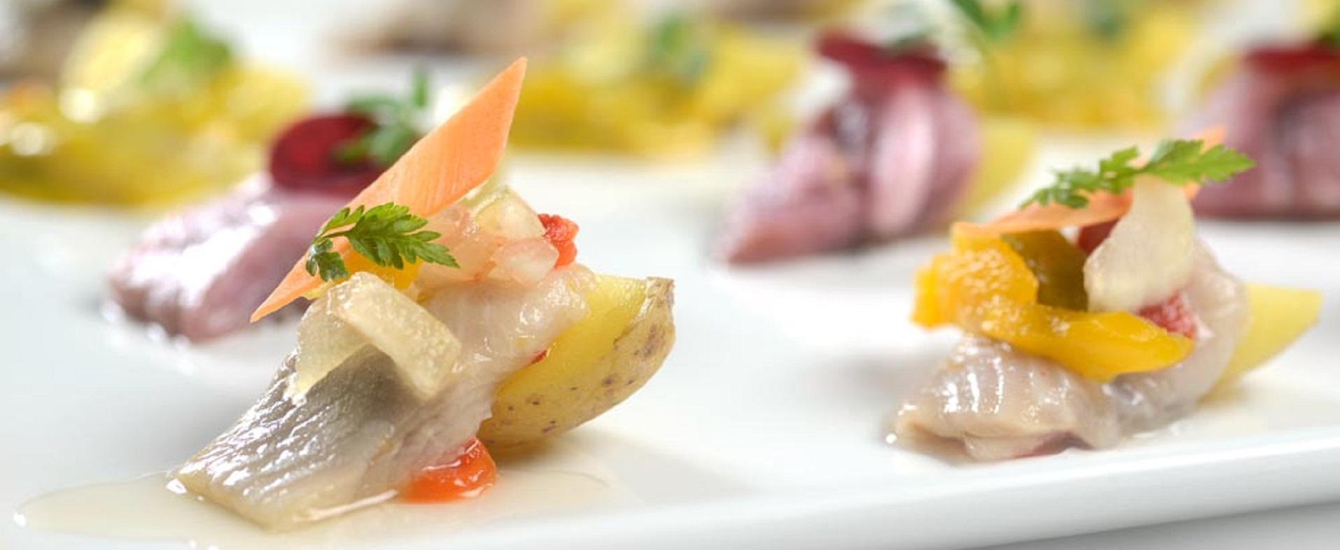 Tenk nytt og fargerikt med sild på julebuffeten!