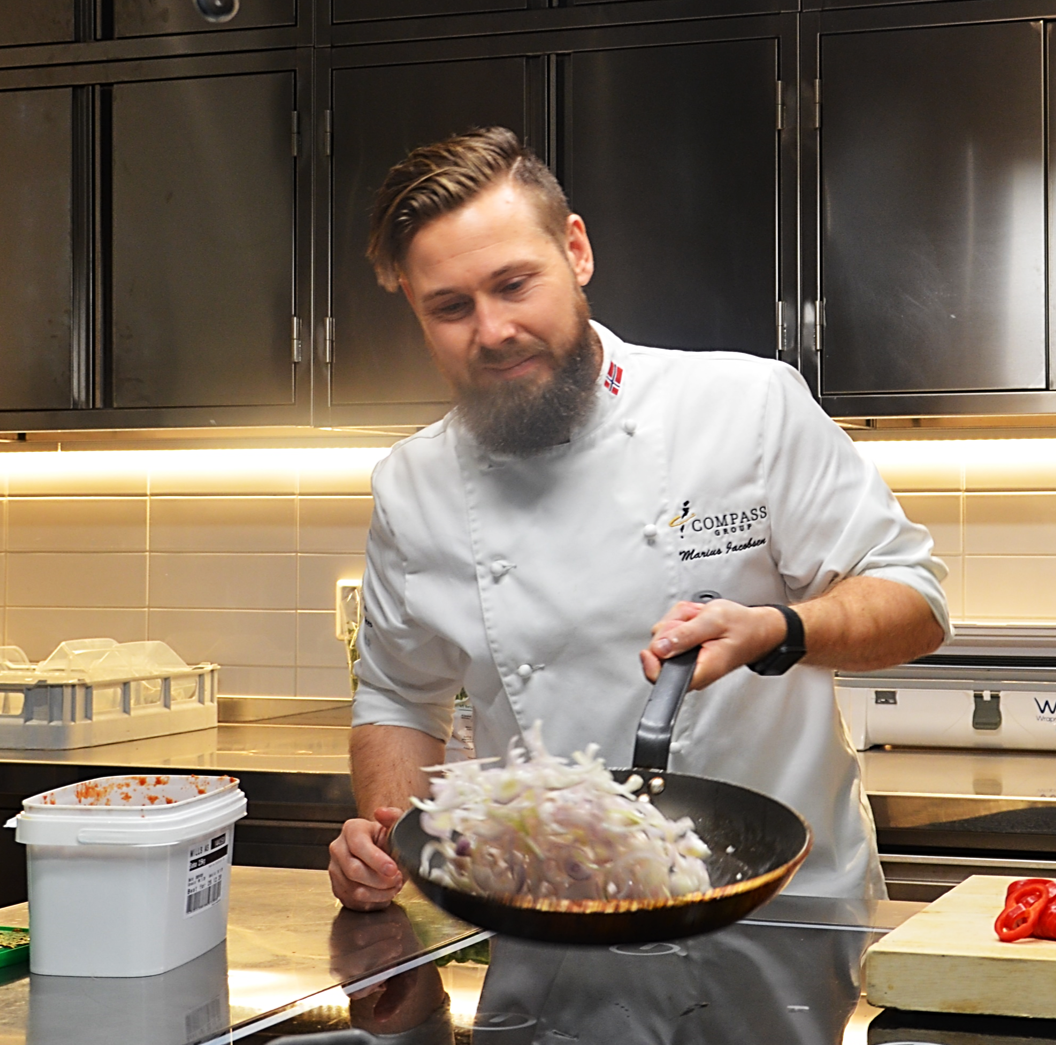 Marius Jacobsen har ansvar for utvikling av konsepter og trender i personalrestauranter i store forretningsbygg